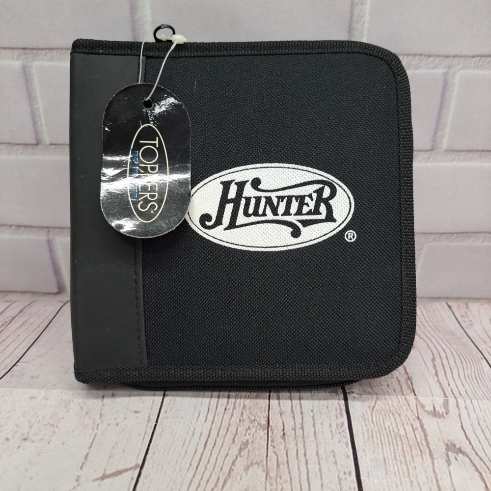 Topper Hunter Carrying Case 24 CD DVD Video Game Storage Soft  Zipper Black